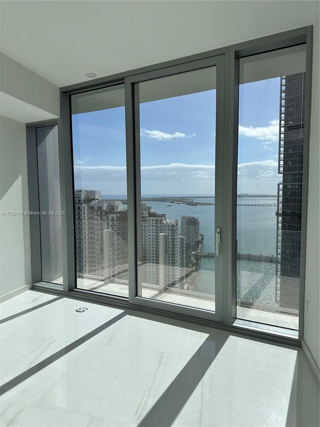 Foto del edificio - 300 Biscayne Blvd Way