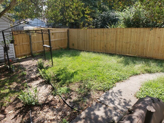 Fenced backyard - 509 Maryland Ave
