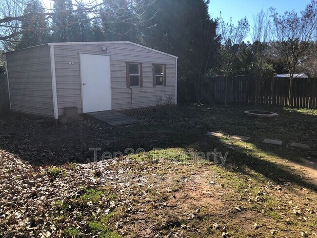 Building Photo - 6028 N Pointe Dr