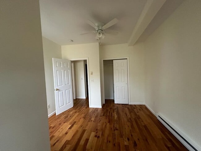 Building Photo - 18 Hazel St