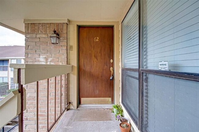 Building Photo - 1881 Bering Dr