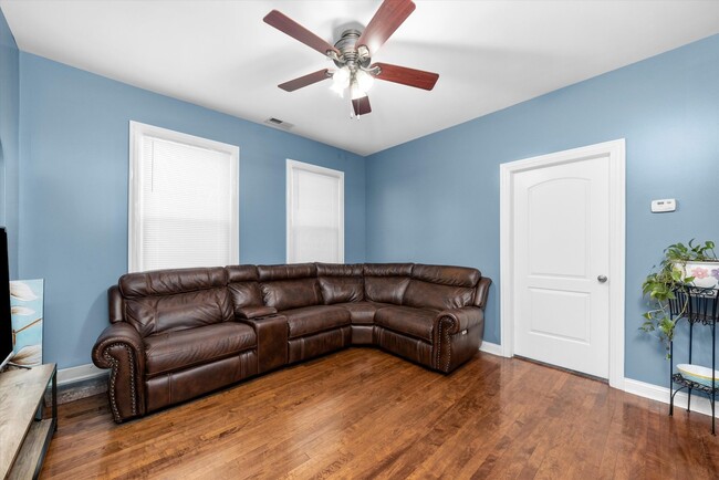 Building Photo - 5108 W 24th Pl