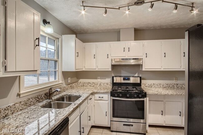 Building Photo - 3 br, 2.5 bath House - 365 Laurelwood Driv...