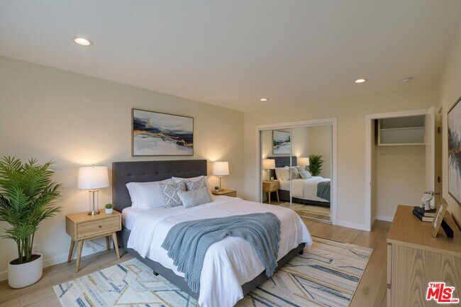 Foto del edificio - 1277 W 23rd St