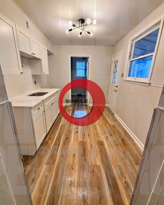 Primary Photo - 1245 Cotton St