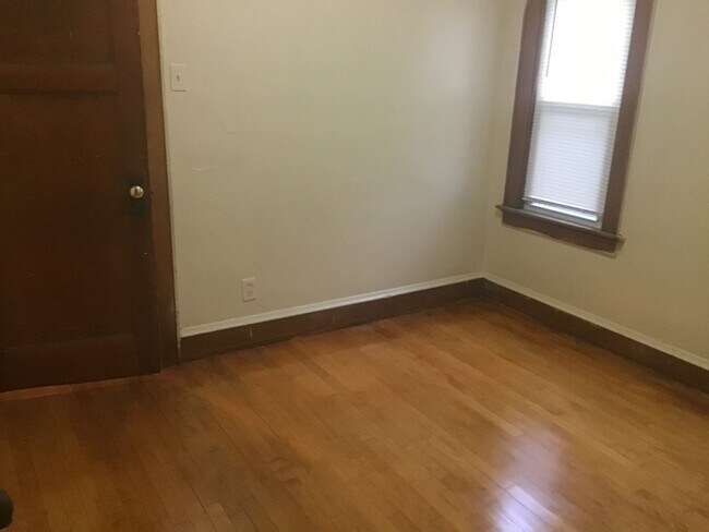 Foto del edificio - 4 bedroom single family home