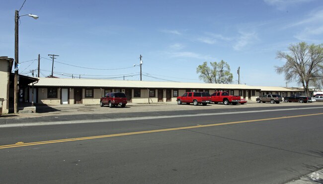 Building Photo - 609-615 26th St