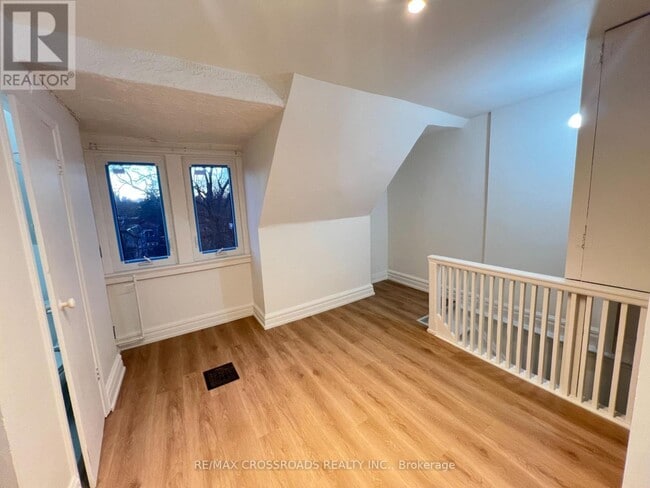 Building Photo - 82 Curzon St