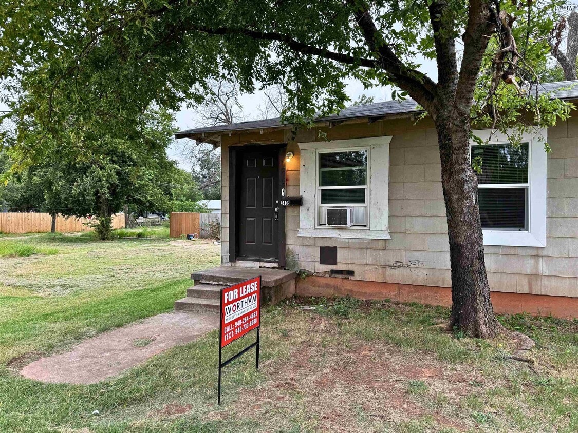 Primary Photo - 2409 Ave D