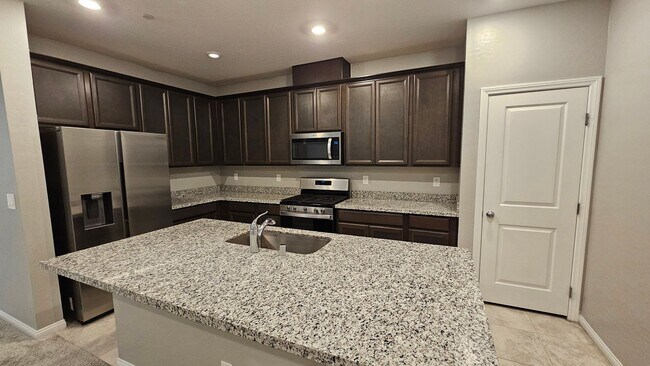 Foto del edificio - COMING SOON!  AWESOME SUMMERLIN TOWNHOME!
