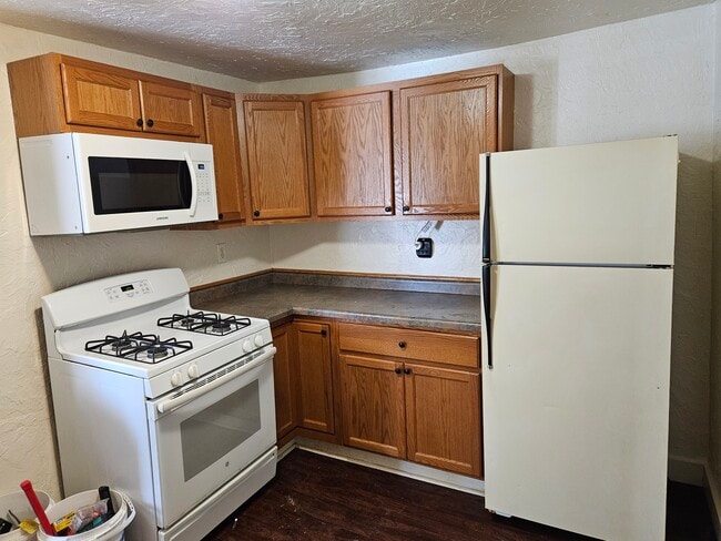 Building Photo - 244 S 4th St