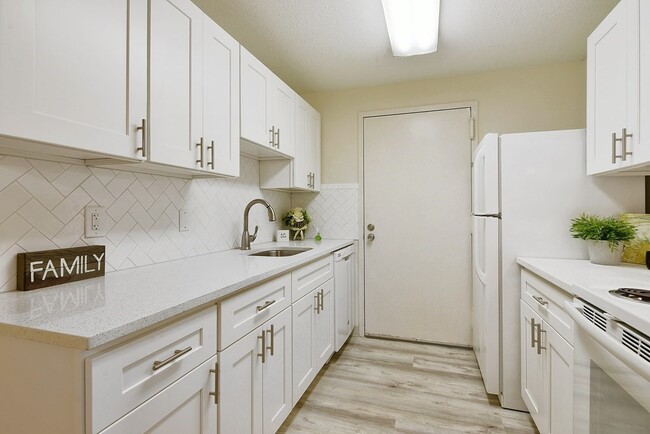 Foto del edificio - 42 Silver Hill Ln