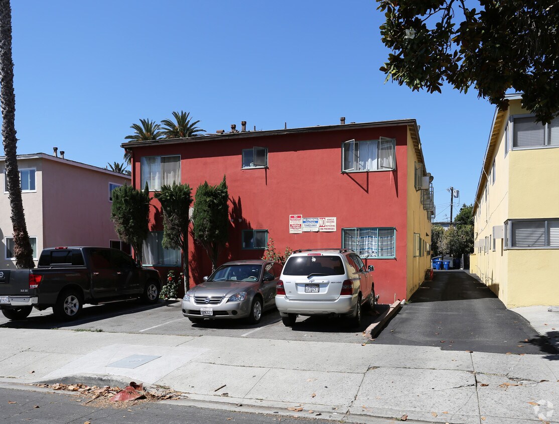 Foto del edificio - 3761 S. Barrington Ave