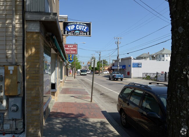 Foto del edificio - 636-642 Dexter St