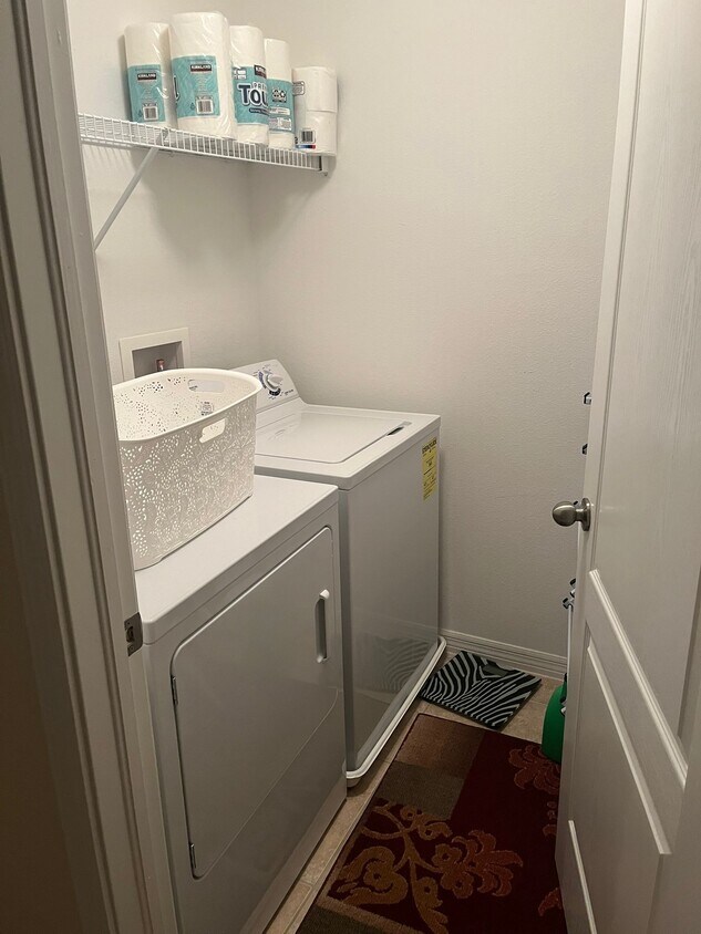 Foto principal - 1323 Priory Cir