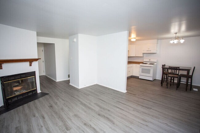 Building Photo - 1151 Woodlane Rd