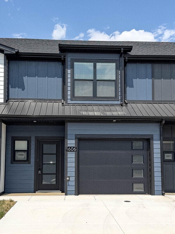 Building Photo - 1606 Jonathan Wade Cir