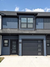 Building Photo - 1606 Jonathan Wade Cir