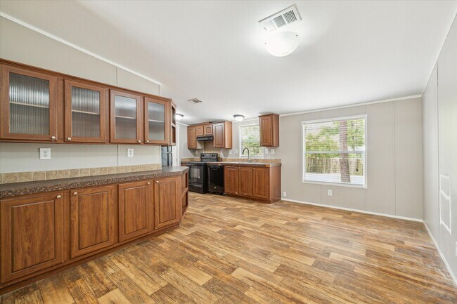 Foto del edificio - 29619 Midland St