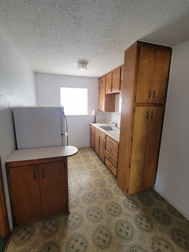 Building Photo - 813 Weatherly St