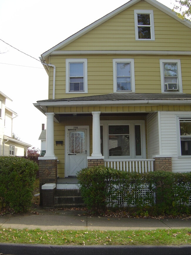 Building Photo - 238 Sharpe St.