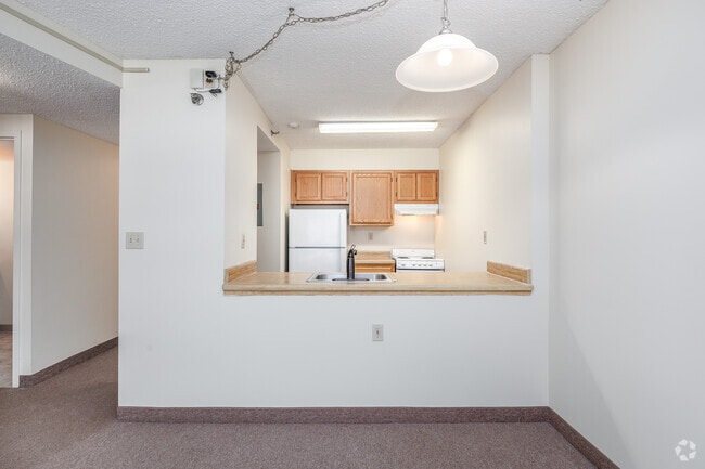 1BR, 1BA - 660SF - Dining Area - The Brook (Senior / Income Restricted)
