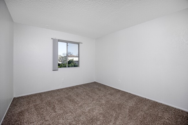 Building Photo - Laurel Terrace