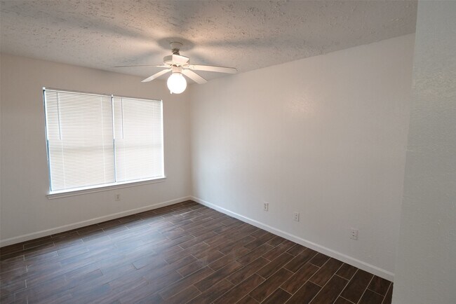 Foto del edificio - 19803 Westlake Pl Dr