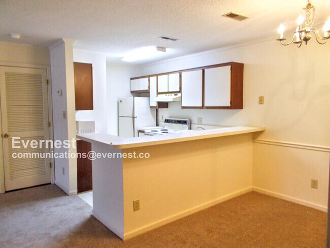 Foto del edificio - 105K Stratford Dr