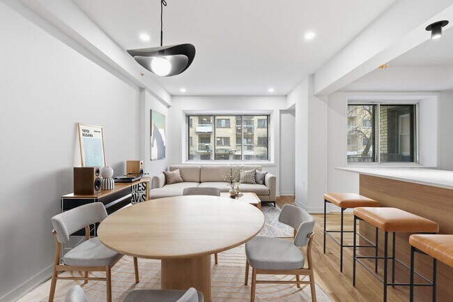 Building Photo - 2755 Av De Kent
