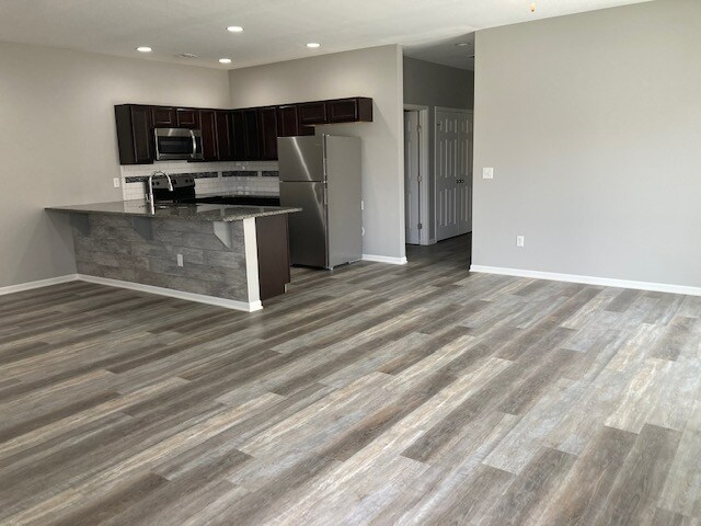 Building Photo - 5357 N Cypress Dr