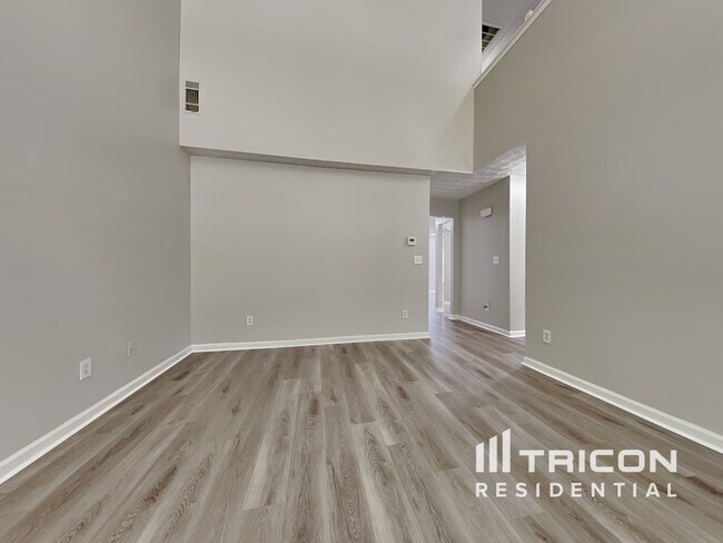 Building Photo - 1437 Gates Cir SE
