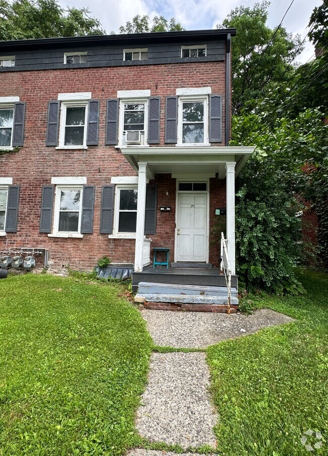Building Photo - 95 Delafield St