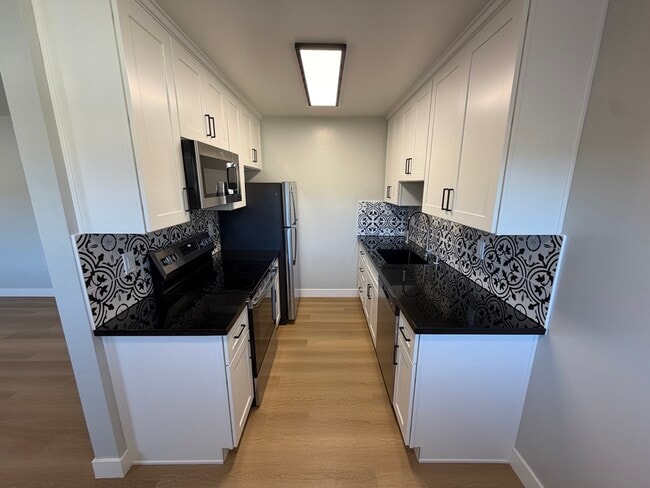 Foto del edificio - 14433 Bancroft Ave