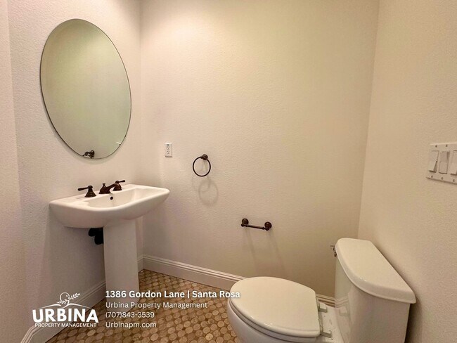 Foto del edificio - 1386 Gordon Ln