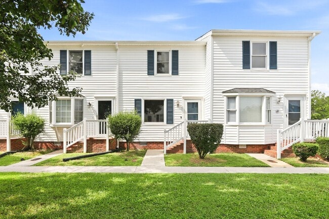 Building Photo - 134 Oakmont Dr