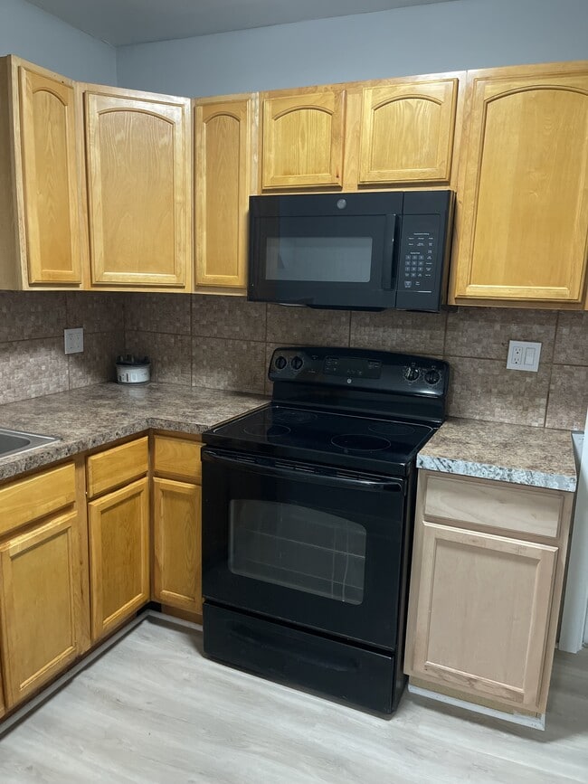 Photo - 1748 S Taylor St House