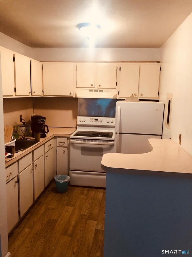 Building Photo - 25 Donna Dr