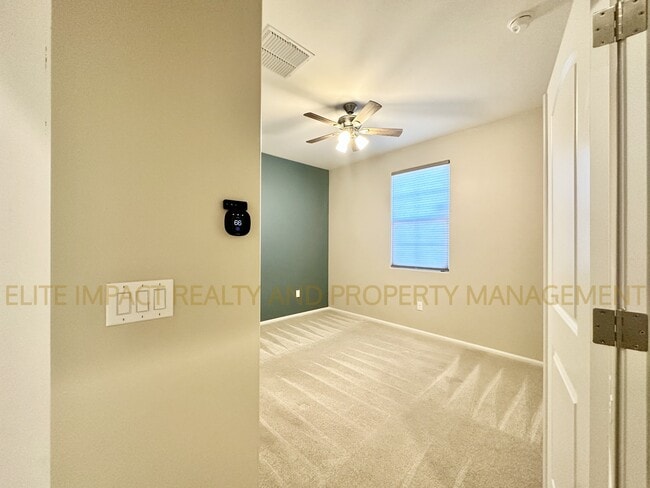 Foto del edificio - 9814 E Miller Peak Trl