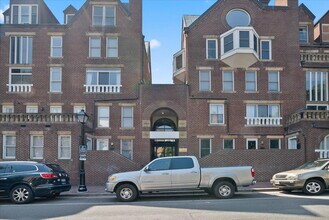 Building Photo - 120 Cameron St