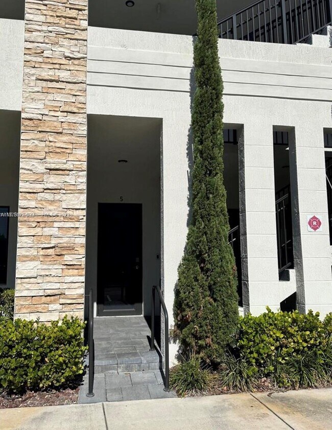 Foto del edificio - 7855 NW 104th Ave