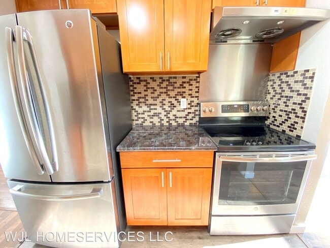 Building Photo - 2 br, 2 bath House - 12540 SE 32nd St #35