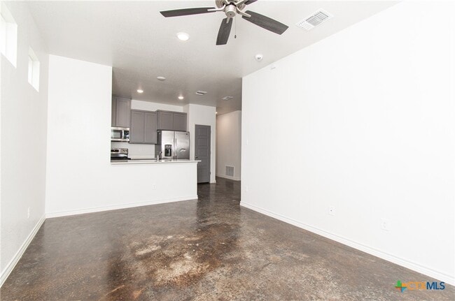 Building Photo - 319 Riptide Dr