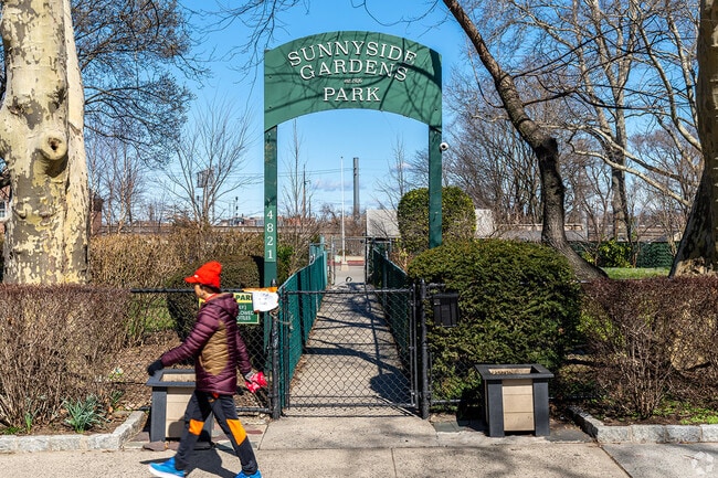 Sunnyside Gardens Park is located in the heart of the historic district of Sunnyside.