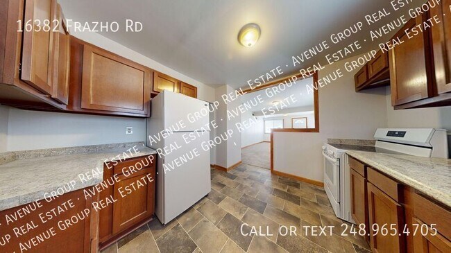 Building Photo - 16382 Frazho Rd