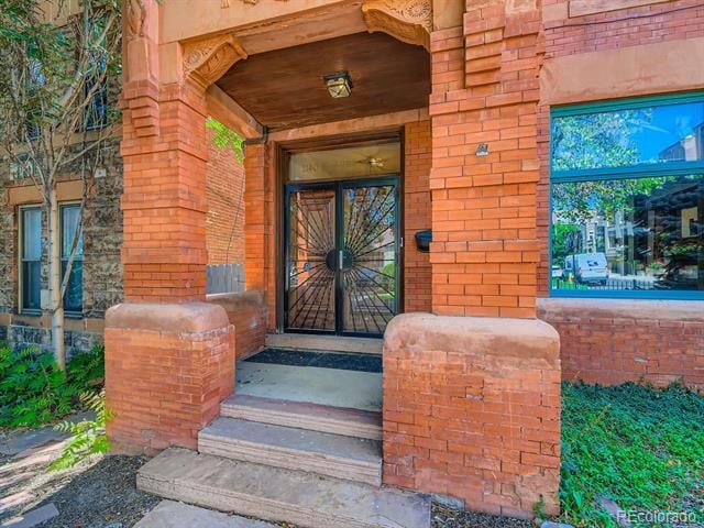 Building Photo - 2140 W 28th Ave