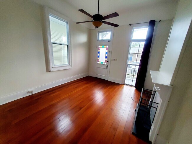 Foto del edificio - 7317 Cohn St