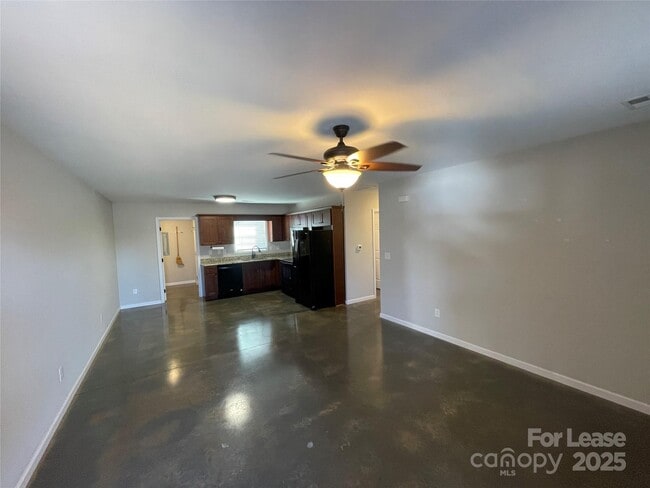 Foto del edificio - 4421 Dillbrook Ln