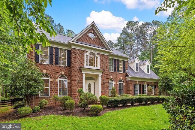 Building Photo - 11000 Farmview Way