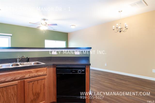 Building Photo - 1317 Stone Manor Dr